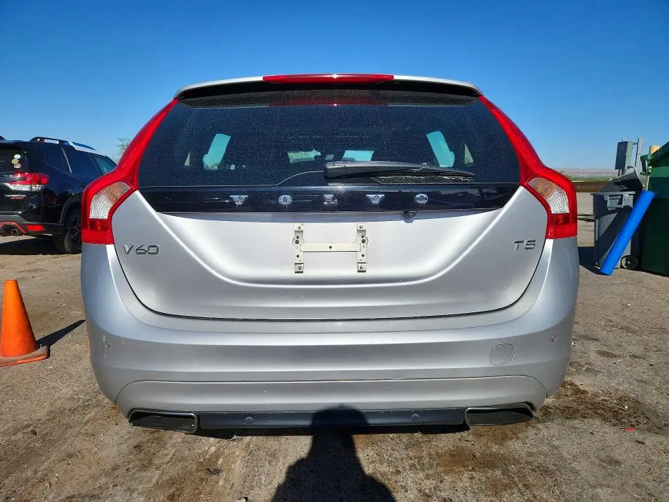 2016 VOLVO V60 T5 PREMIER  