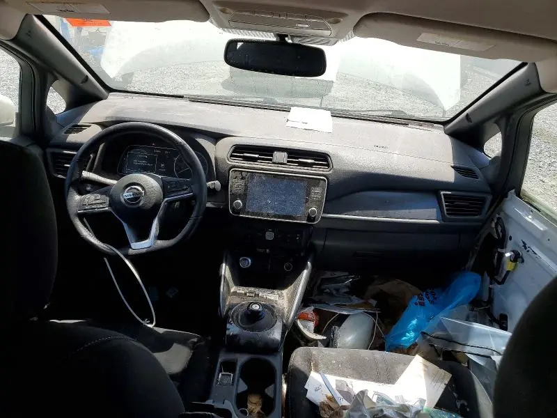 2020 NISSAN LEAF SV  