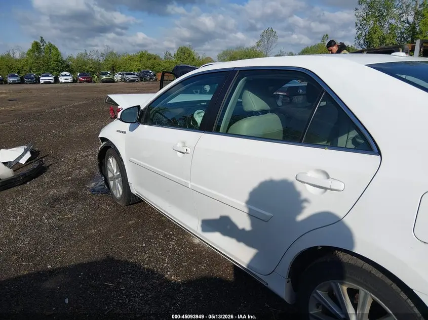 2013 TOYOTA CAMRY HYBRID XLE