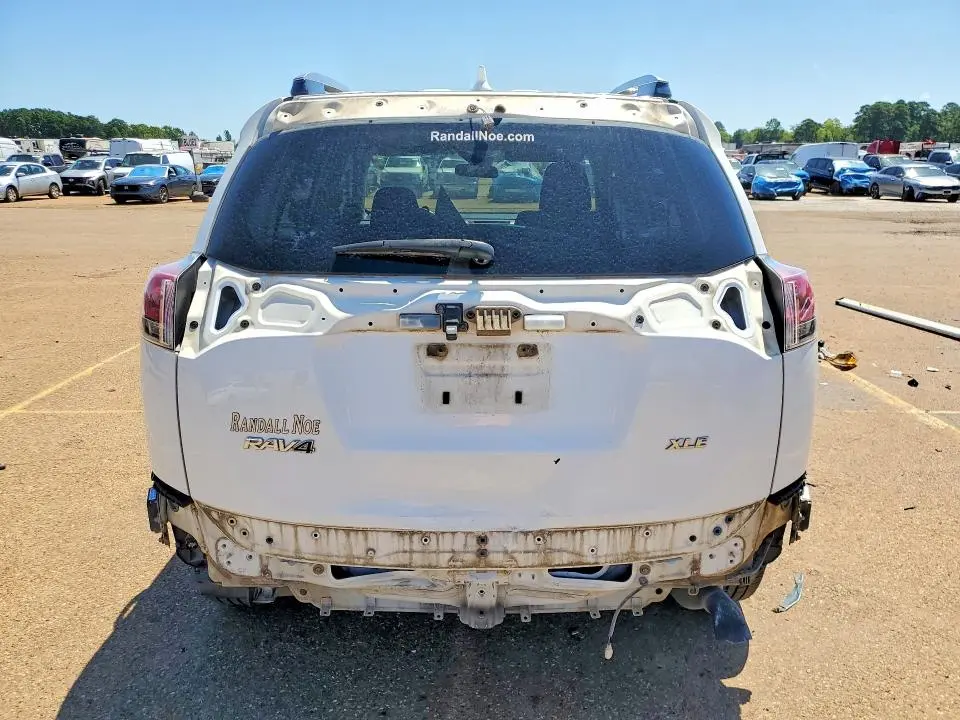 2018 TOYOTA RAV4 XLE  