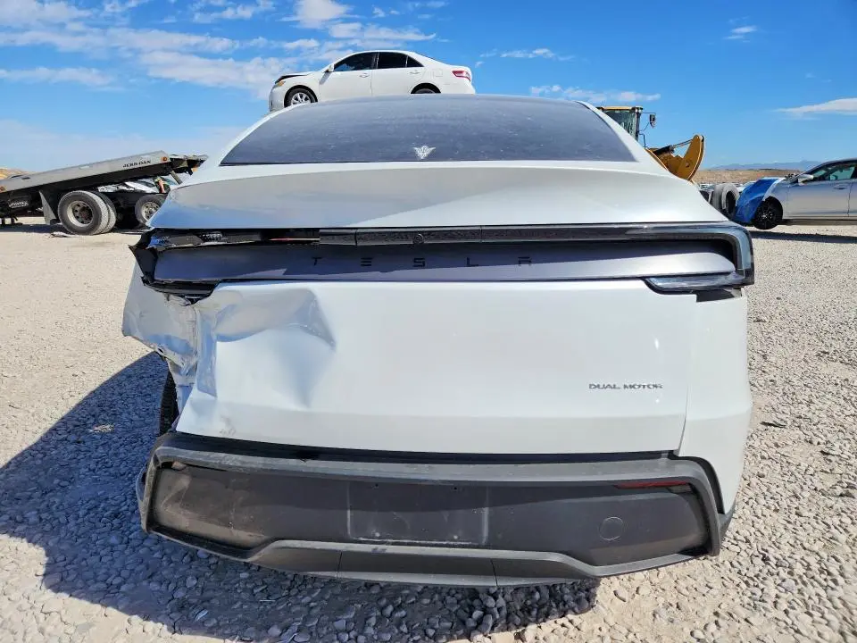 2026 TESLA MODEL Y   