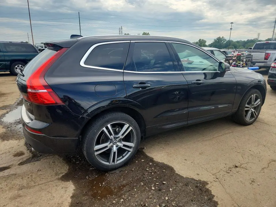 2021 VOLVO XC60 T5 MOMENTUM  