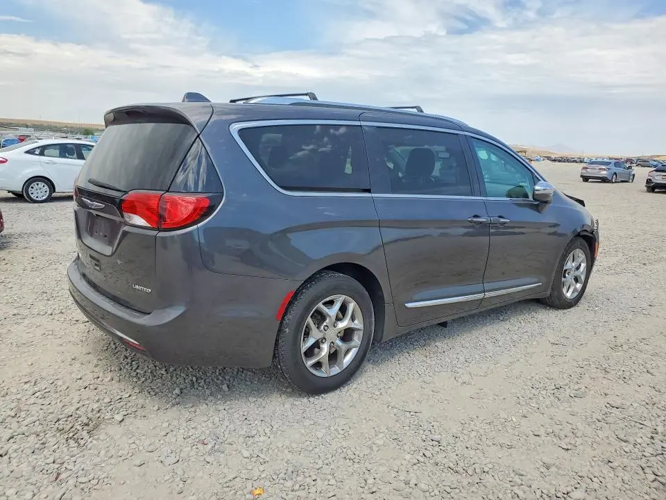 2018 CHRYSLER PACIFICA LIMITED  