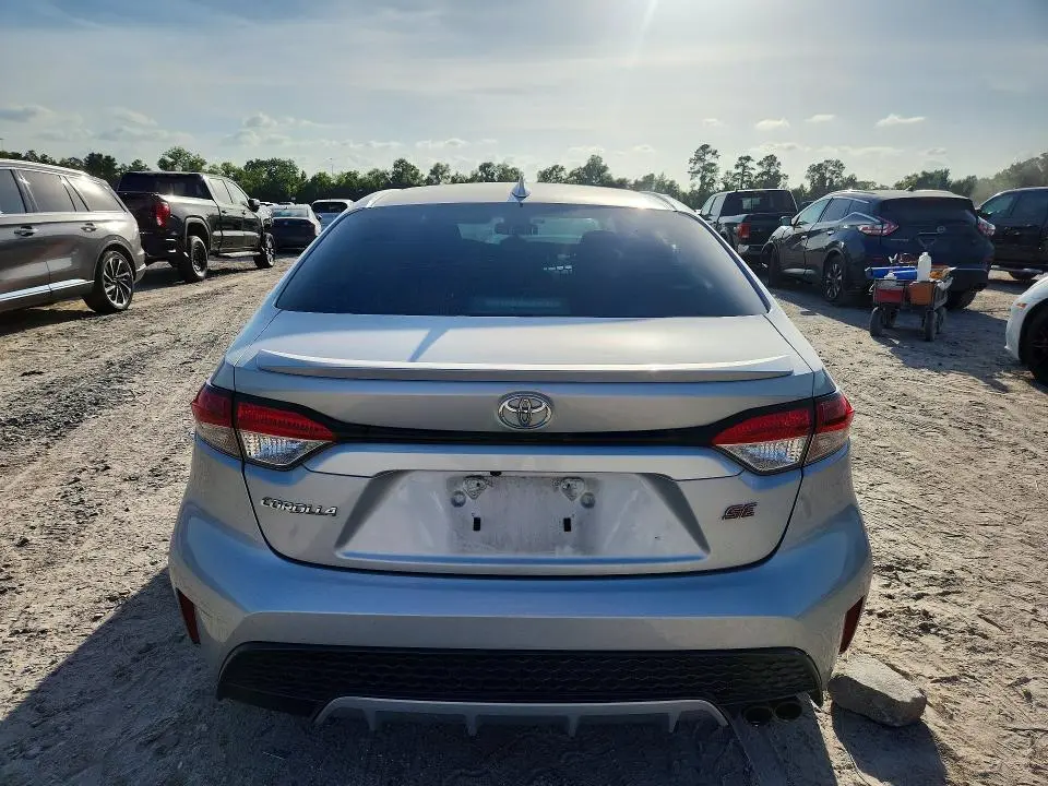 2020 TOYOTA COROLLA SE  