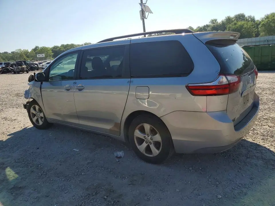 2015 TOYOTA SIENNA LE  