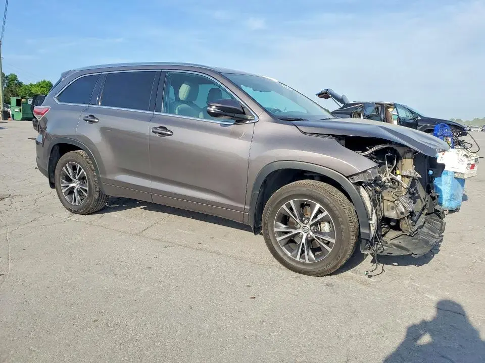 2016 TOYOTA HIGHLANDER XLE  