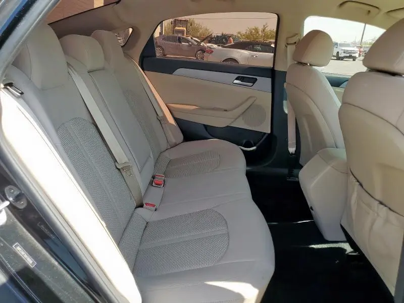 2019 HYUNDAI SONATA SE  