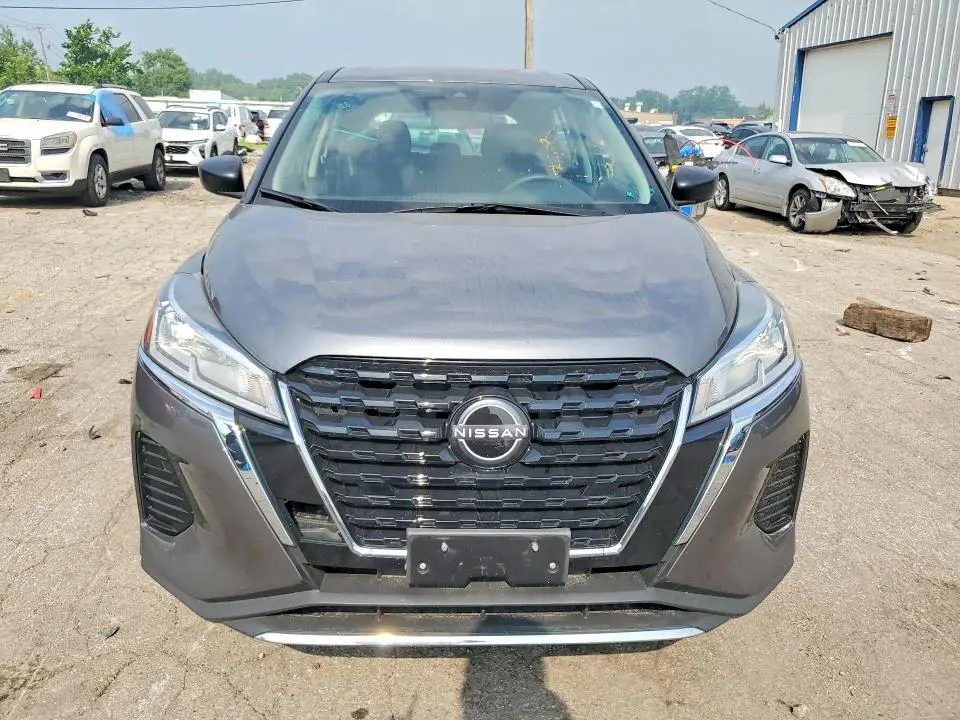 2022 NISSAN KICKS S  