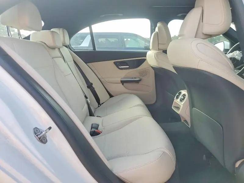 2024 MERCEDES-BENZ C 300  