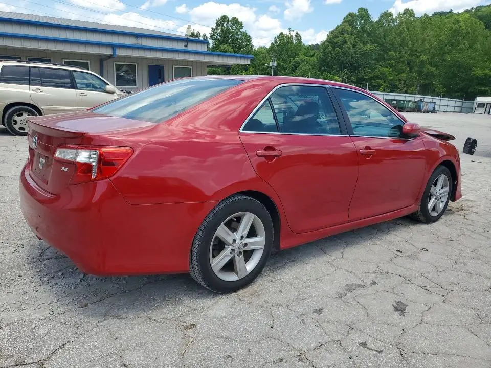2014 TOYOTA CAMRY SE  