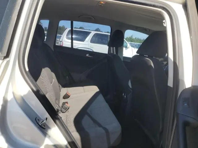 2013 VOLKSWAGEN TIGUAN S  