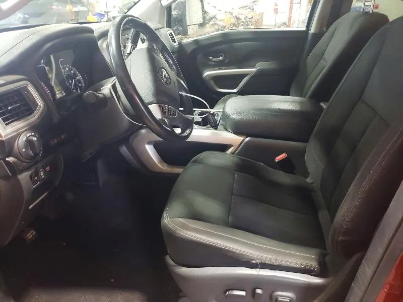2017 NISSAN TITAN SV  