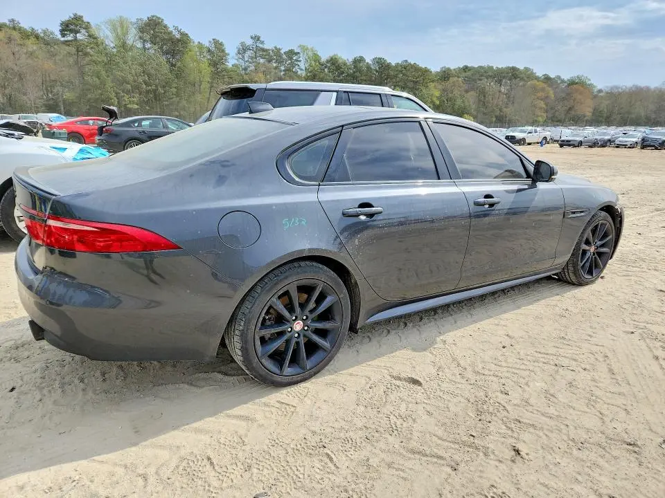 2016 JAGUAR XF R - SPORT  