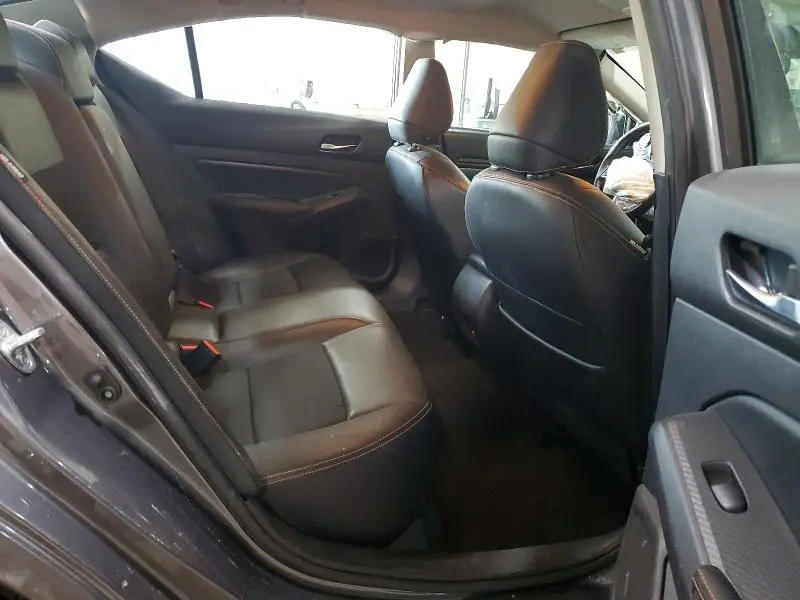 2022 NISSAN ALTIMA SR  