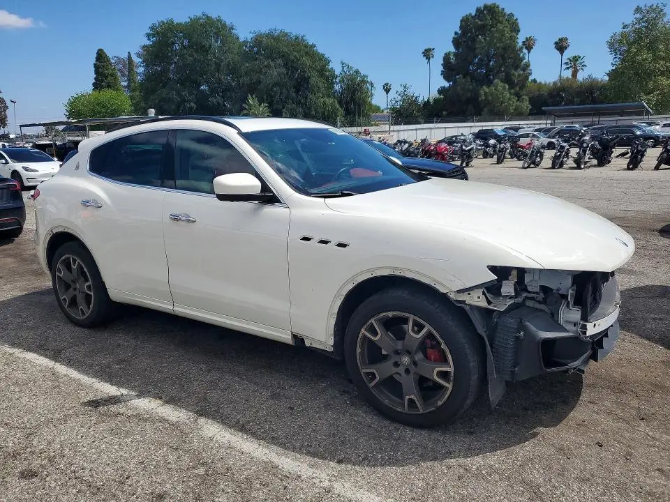 2017 MASERATI LEVANTE SPORT  