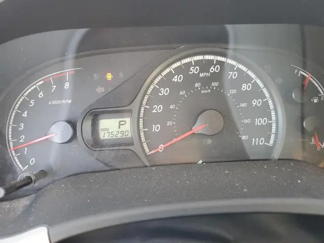 2012 TOYOTA SIENNA LE  