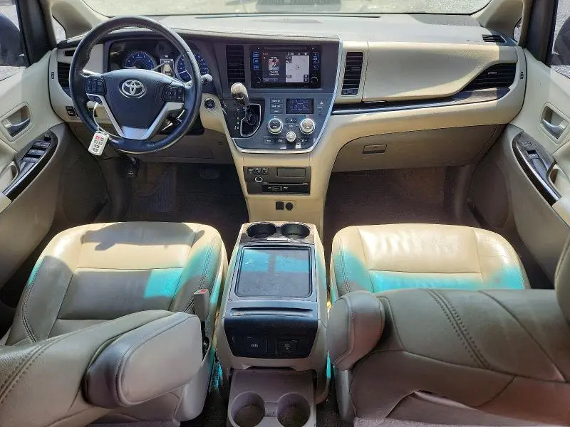 2015 TOYOTA SIENNA XLE PREMIUM 8-PASSENGER  