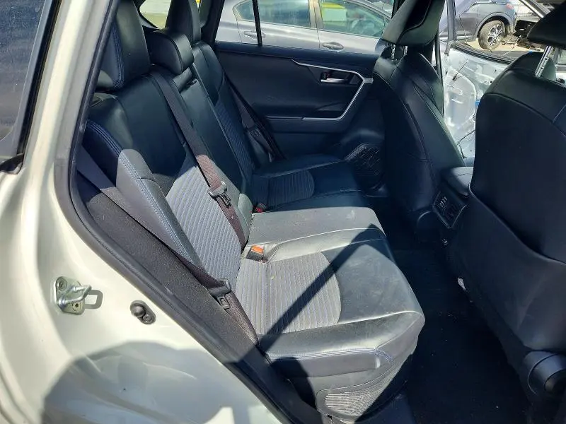 2020 TOYOTA RAV4 XSE  