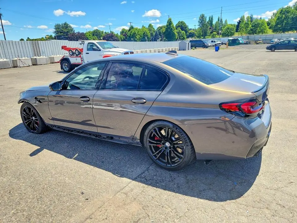 2022 BMW M5   