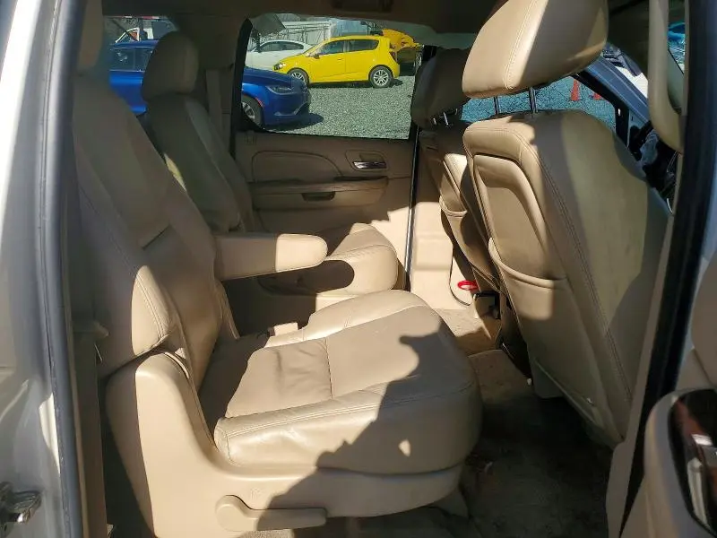 2011 CADILLAC ESCALADE ESV PREMIUM  