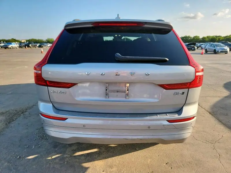 2022 VOLVO XC60 B5 MOMENTUM  