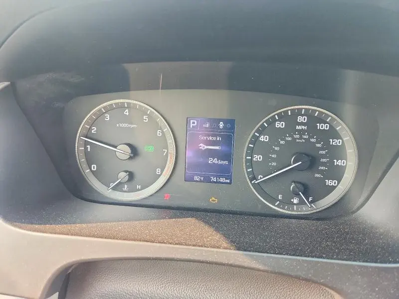 2017 HYUNDAI SONATA SE  
