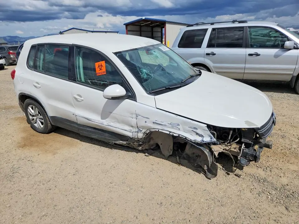 2013 VOLKSWAGEN TIGUAN S  