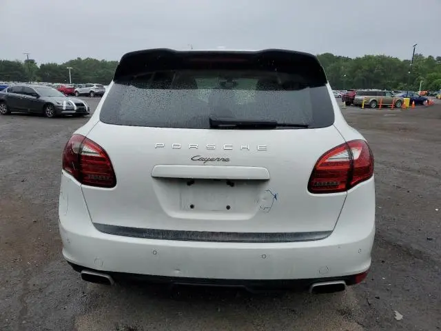 2014 PORSCHE CAYENNE