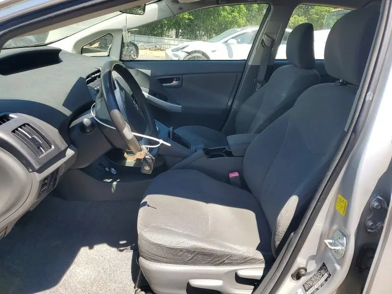2010 TOYOTA PRIUS III  
