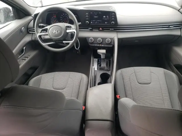 2022 HYUNDAI ELANTRA SE  