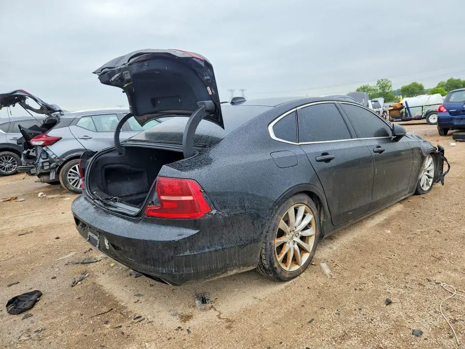 2017 VOLVO S90 T6 MOMENTUM  