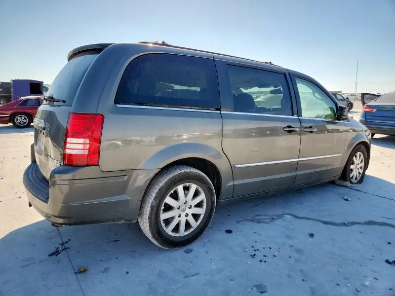 2010 CHRYSLER TOWN & COUNTRY TOURING PLUS  