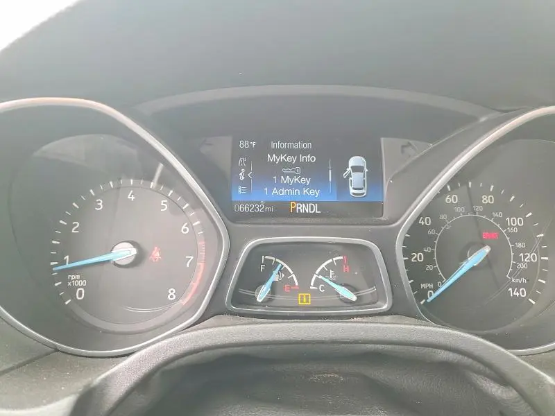 2015 FORD FOCUS SE  