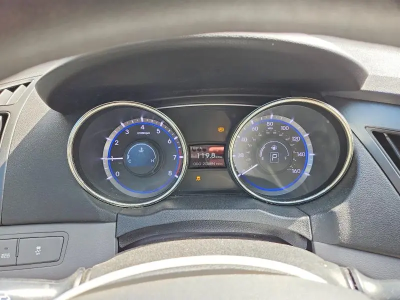 2011 HYUNDAI SONATA GLS  