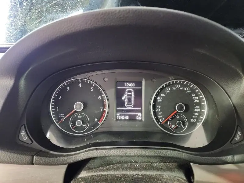 2015 VOLKSWAGEN PASSAT SE  