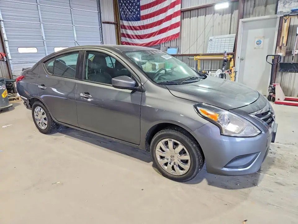 2018 NISSAN VERSA SV  