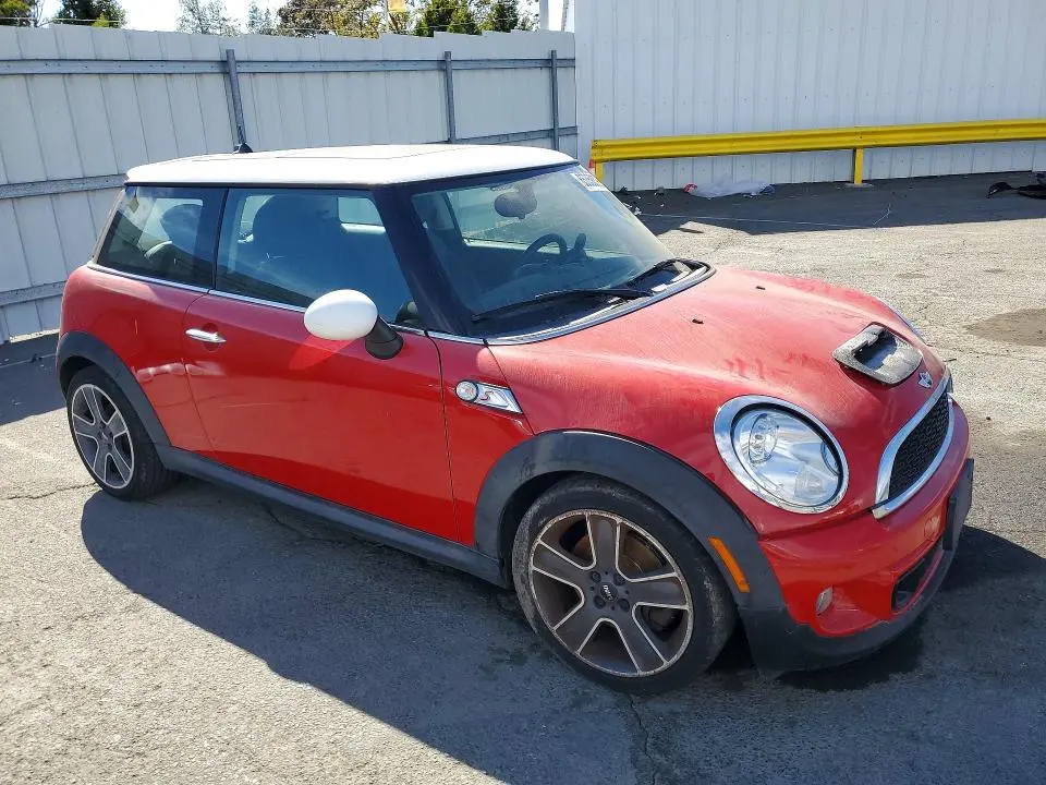 2013 MINI COOPER S  