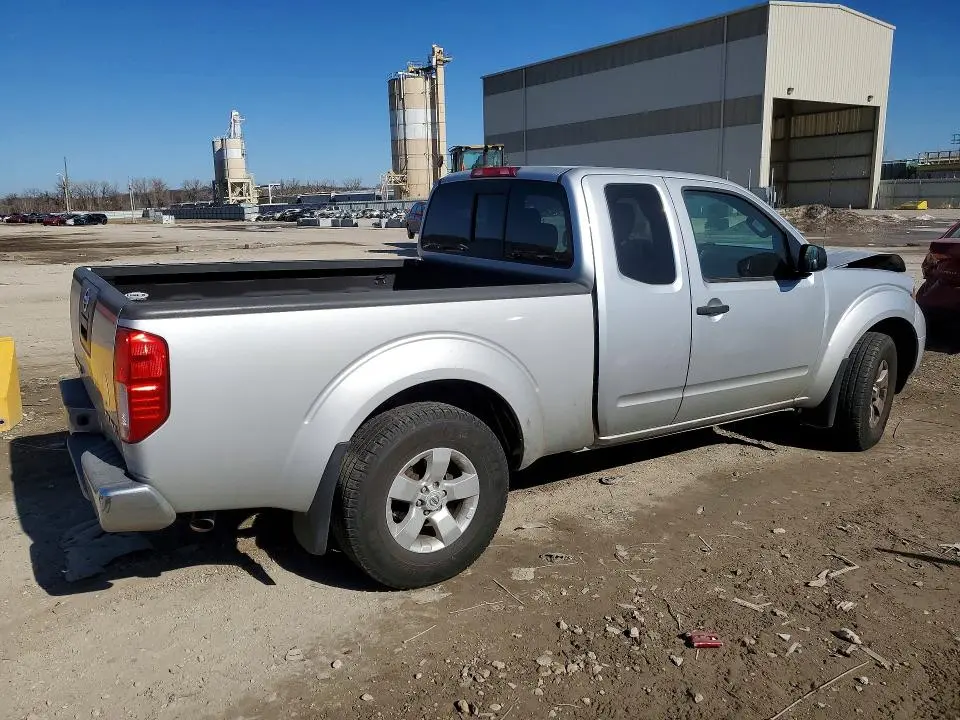2012 NISSAN FRONTIER SV V6  