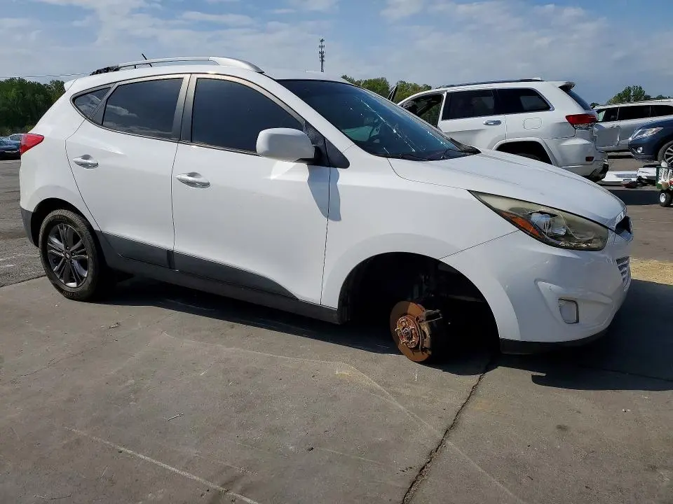 2015 HYUNDAI TUCSON SE  