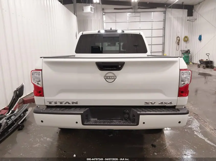 2024 NISSAN TITAN SV 4X4