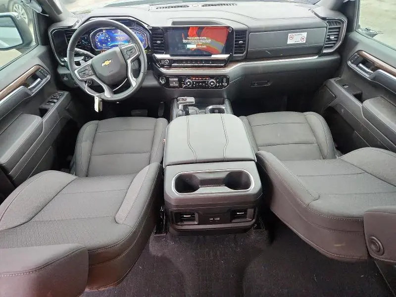 2025 CHEVROLET SILVERADO K1500 LT  