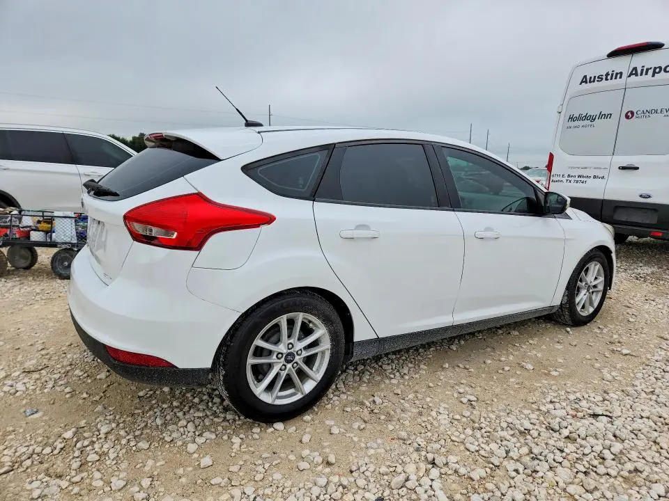 2016 FORD FOCUS SE  