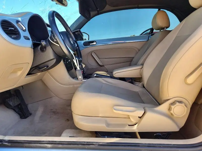 2013 VOLKSWAGEN BEETLE   