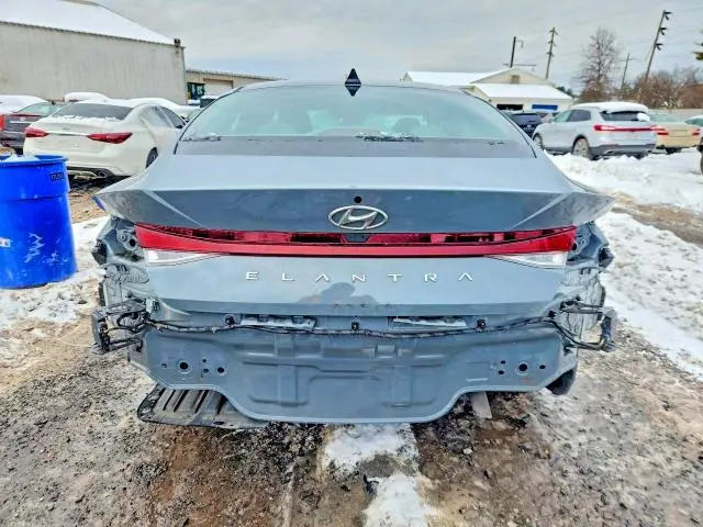 2021 HYUNDAI ELANTRA SE  