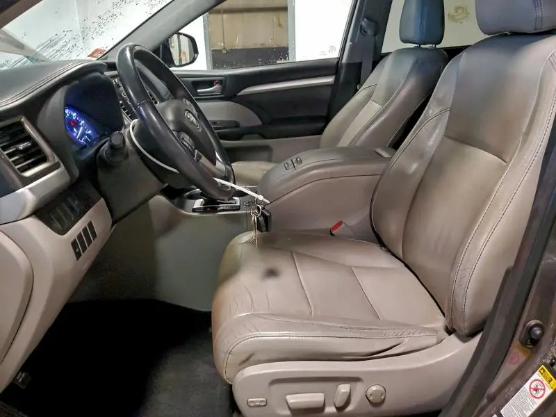 2016 TOYOTA HIGHLANDER XLE  