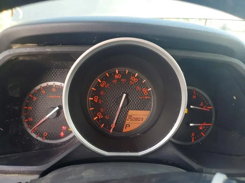 2010 TOYOTA 4RUNNER SR5  