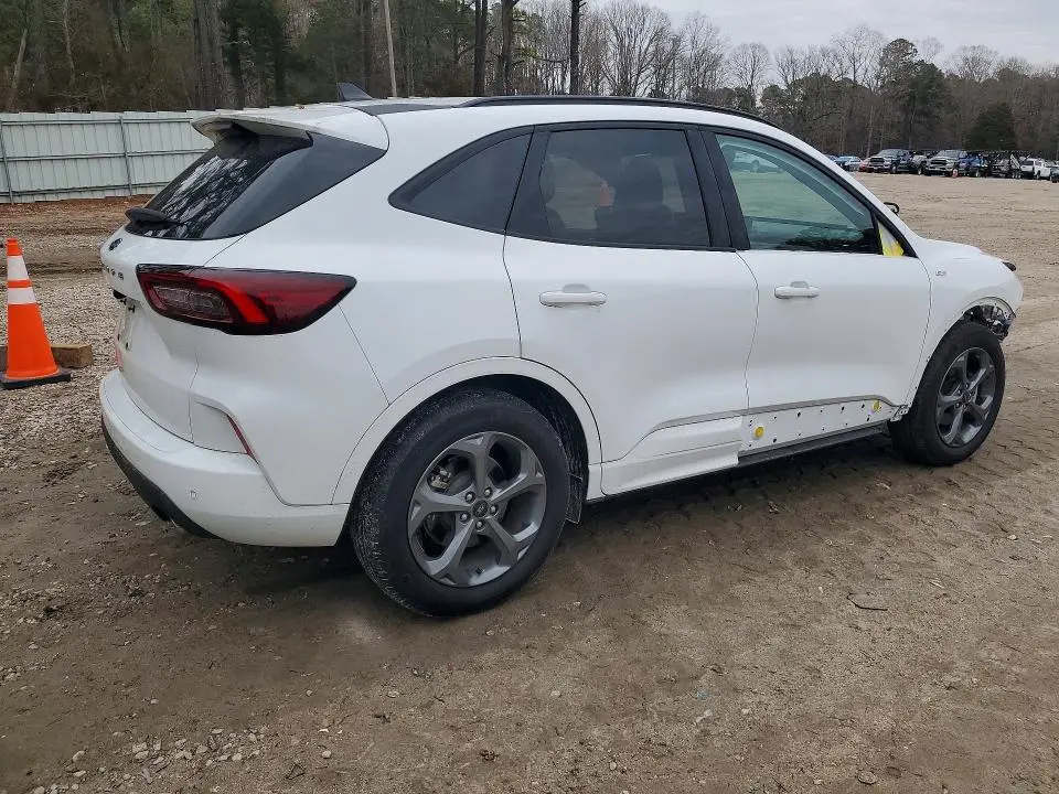 2023 FORD ESCAPE ST LINE  