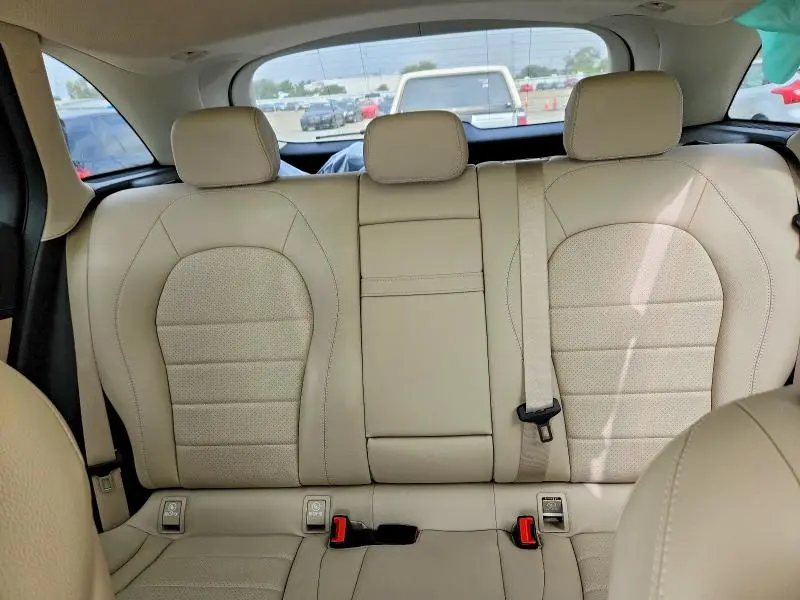 2016 MERCEDES-BENZ GLC 300  