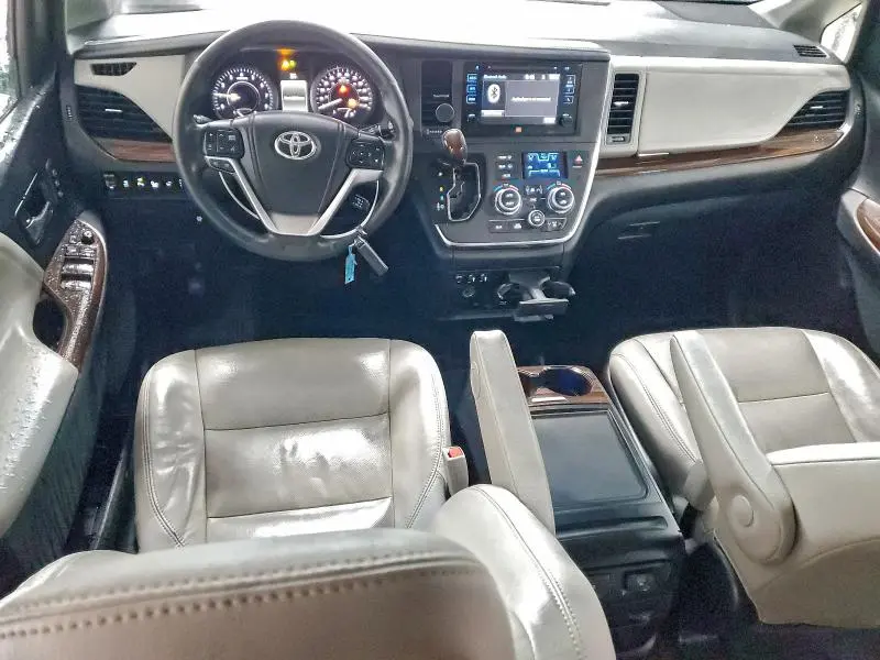 2015 TOYOTA SIENNA XLE  