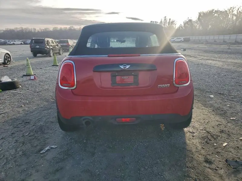 2018 MINI COOPER   